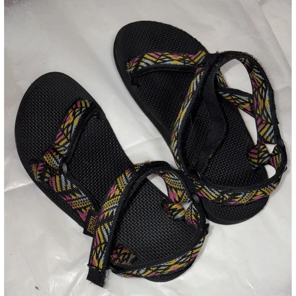Teva Womens Original Universal Sandals Strap Boomerang Pink 9 Inch.